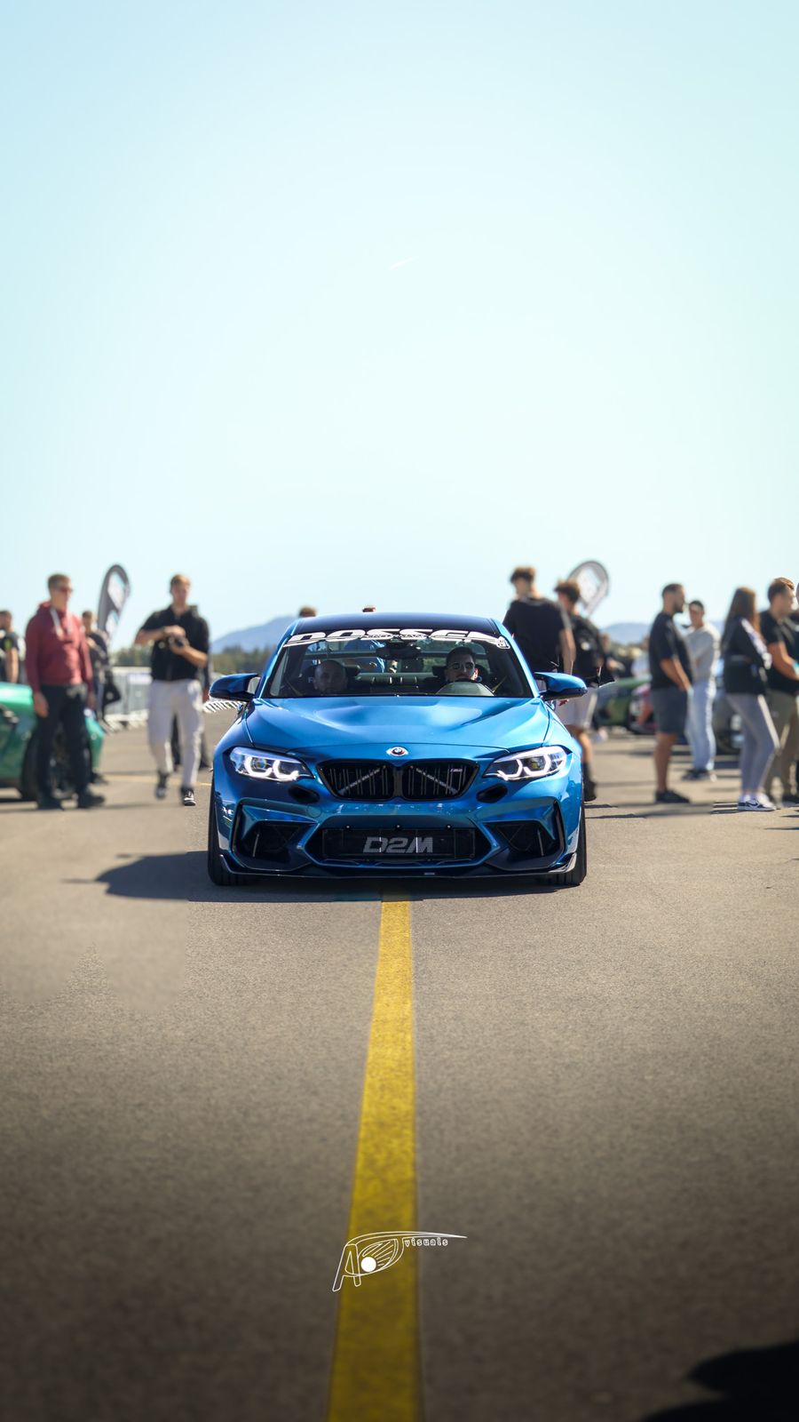 Modri BMW M2 na štartni črti